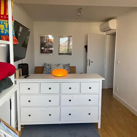 Apartment Moderne Zimmer In Koeln Lindenthal